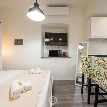 Apartment Downtown Gem 1